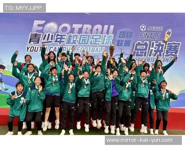 足球明星齐聚一堂共庆盛典精彩瞬间大合照回顾荣耀与友谊的交汇 足球明星齐聚一堂共庆盛典精彩瞬间大合照回顾荣耀与友谊的交汇